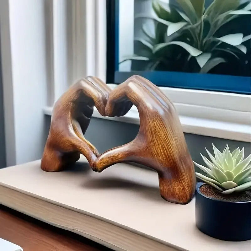 Amazing CERAMIC (Wood-Effect) Heart Shaped Resin Statue Home Decor Ornament for Living Room Desktop Decoration