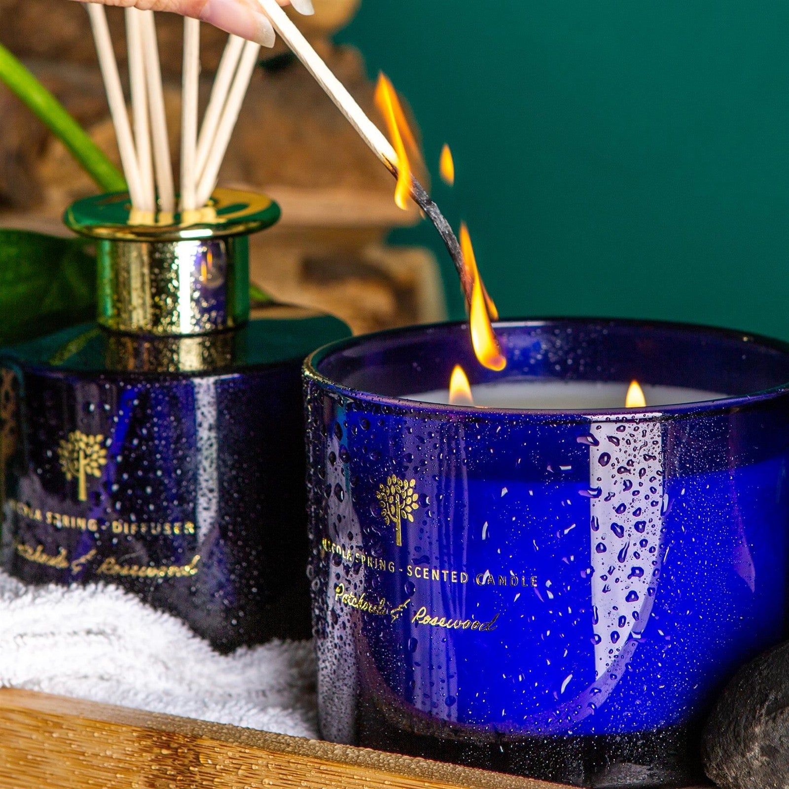 Classy Soy-Wax Scented Candle and Diffuser Set Gift 38 Hour Burn Time 350G Patchouli & Rosewood