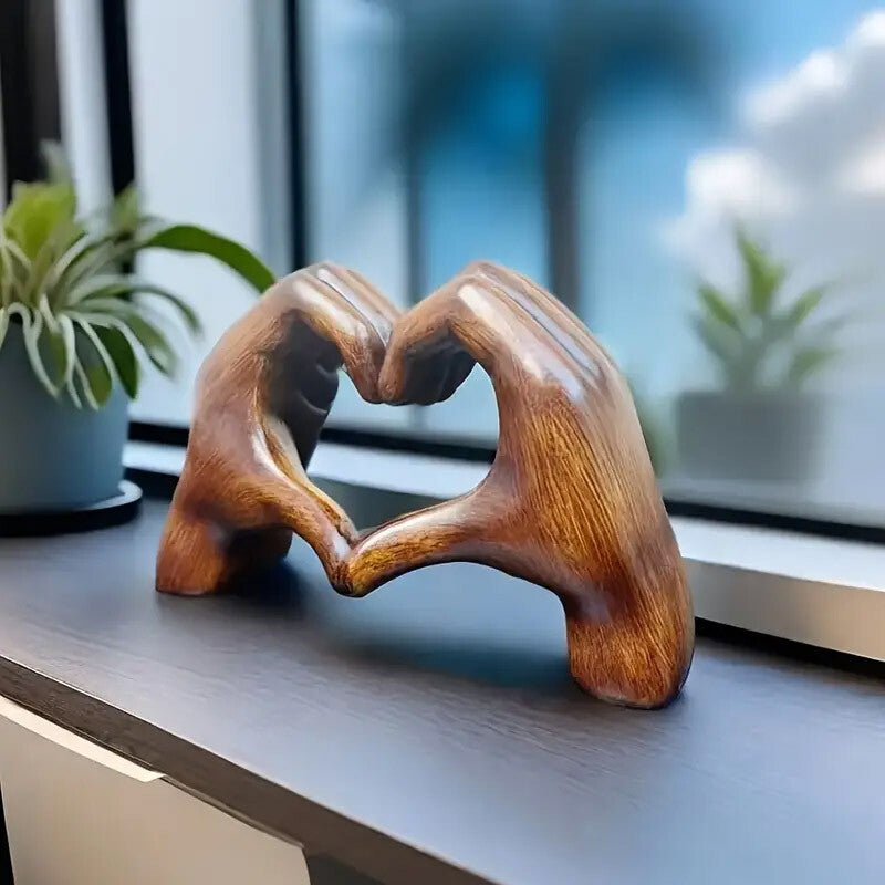 Amazing CERAMIC (Wood-Effect) Heart Shaped Resin Statue Home Decor Ornament for Living Room Desktop Decoration