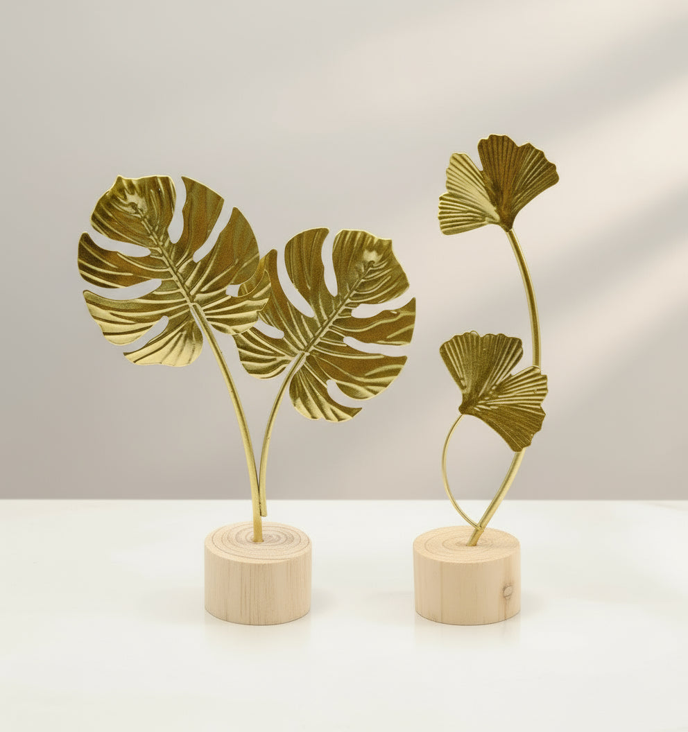 2Pcs Ginkgo Leaf Statue, Metal Leaves Gold Ornaments Sculptures, Gold Ginkgo Leaf Desktop Decoration Sculpture for Office, Bedroom, Bookshelf